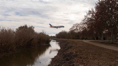 mirador de aviones el prat|Este es el mejor punto para ver los aviones del。